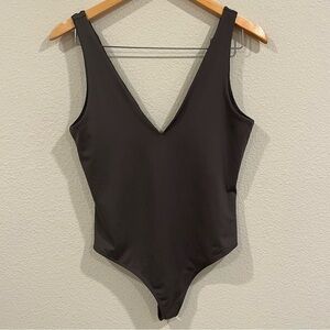 Dress forum size large deep gray charcoal vneck bodysuit
